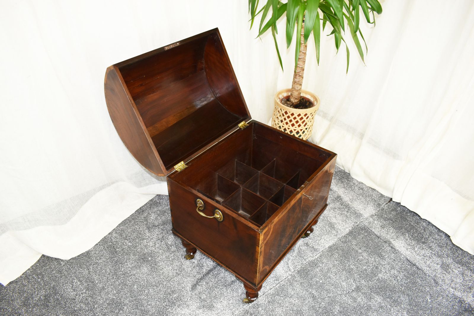 George III Mahogany Cellarette photo Furniture