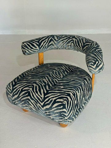 Grote, Grenen Fauteuil Met Koningsblauw Bekleding photo 1800.0