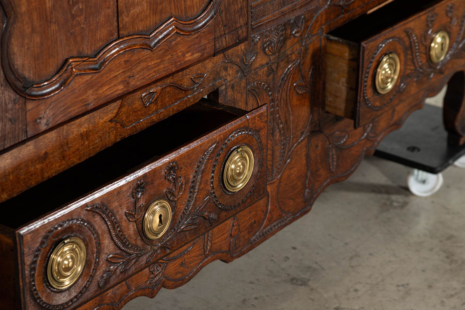 5118.0 Large 18thc French Oak Armoire photo