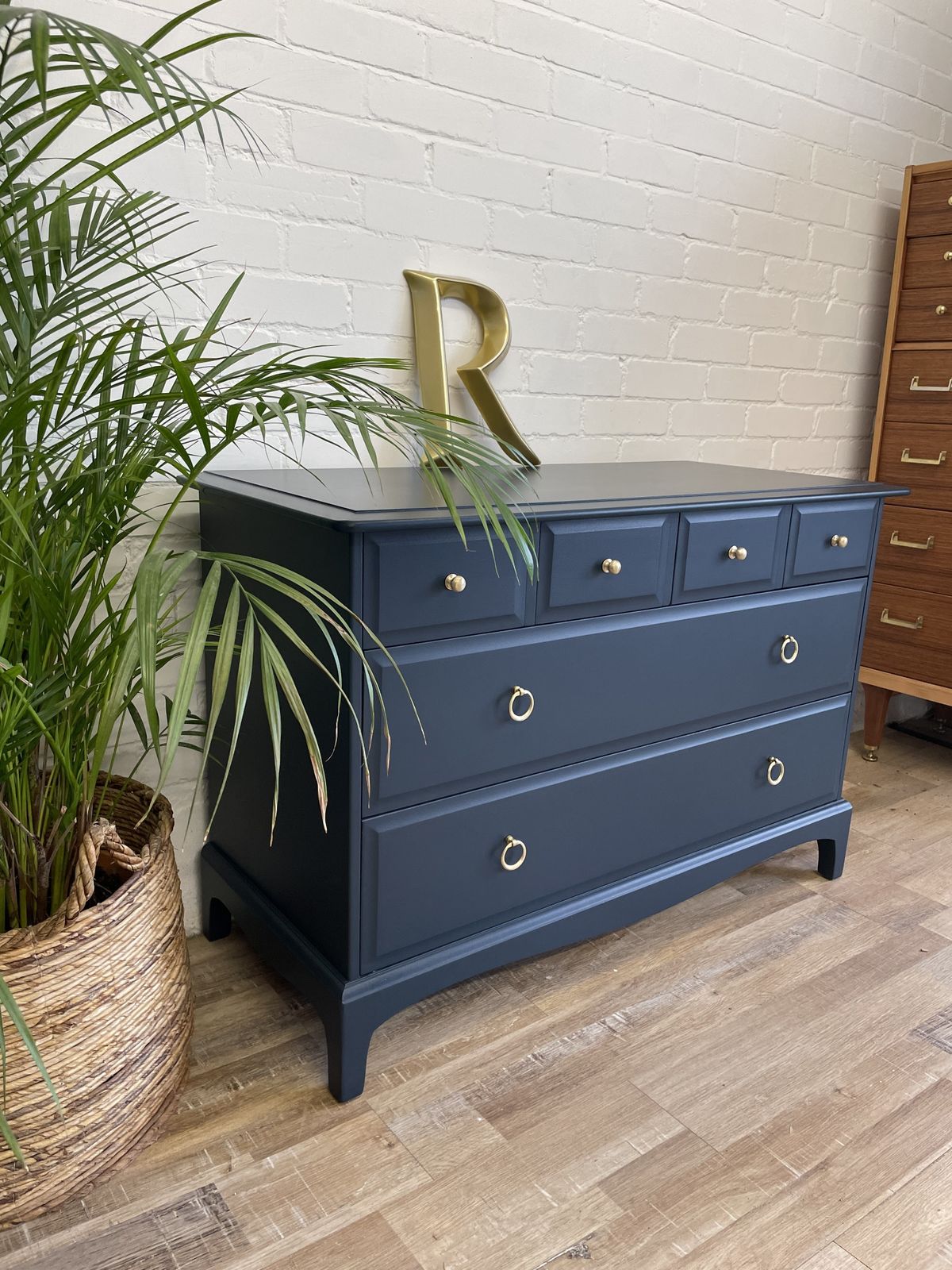 Stag Minstrel 4 Over 2 Wide Chest Of Drawers Painted Midnight Ink photo vinterior