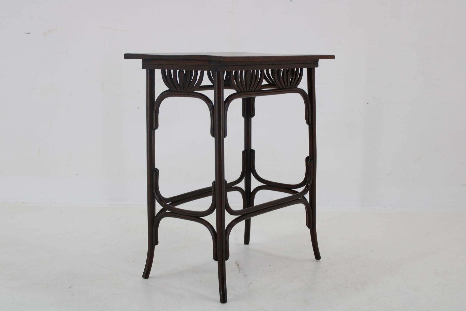 Art Nouveau Table Fischel Nr. 10, Circa 1910, Thonet Style photo furniture