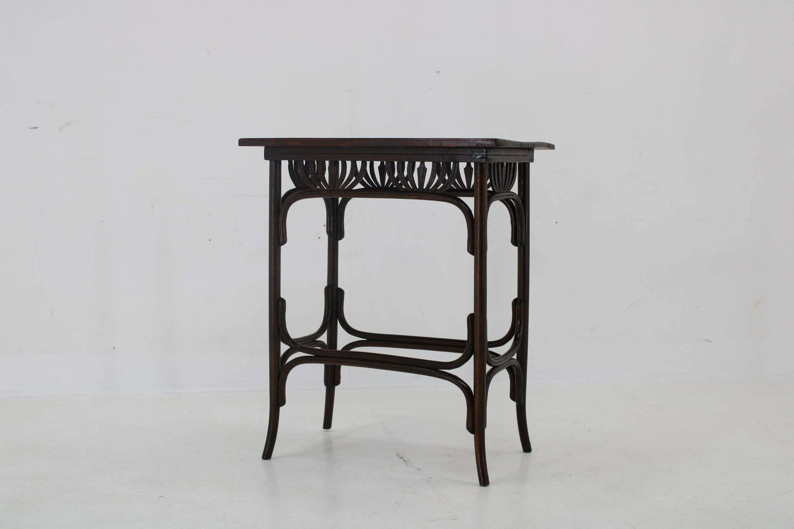 Art Nouveau Table Fischel Nr. 10, Circa 1910, Thonet Style photo for sale