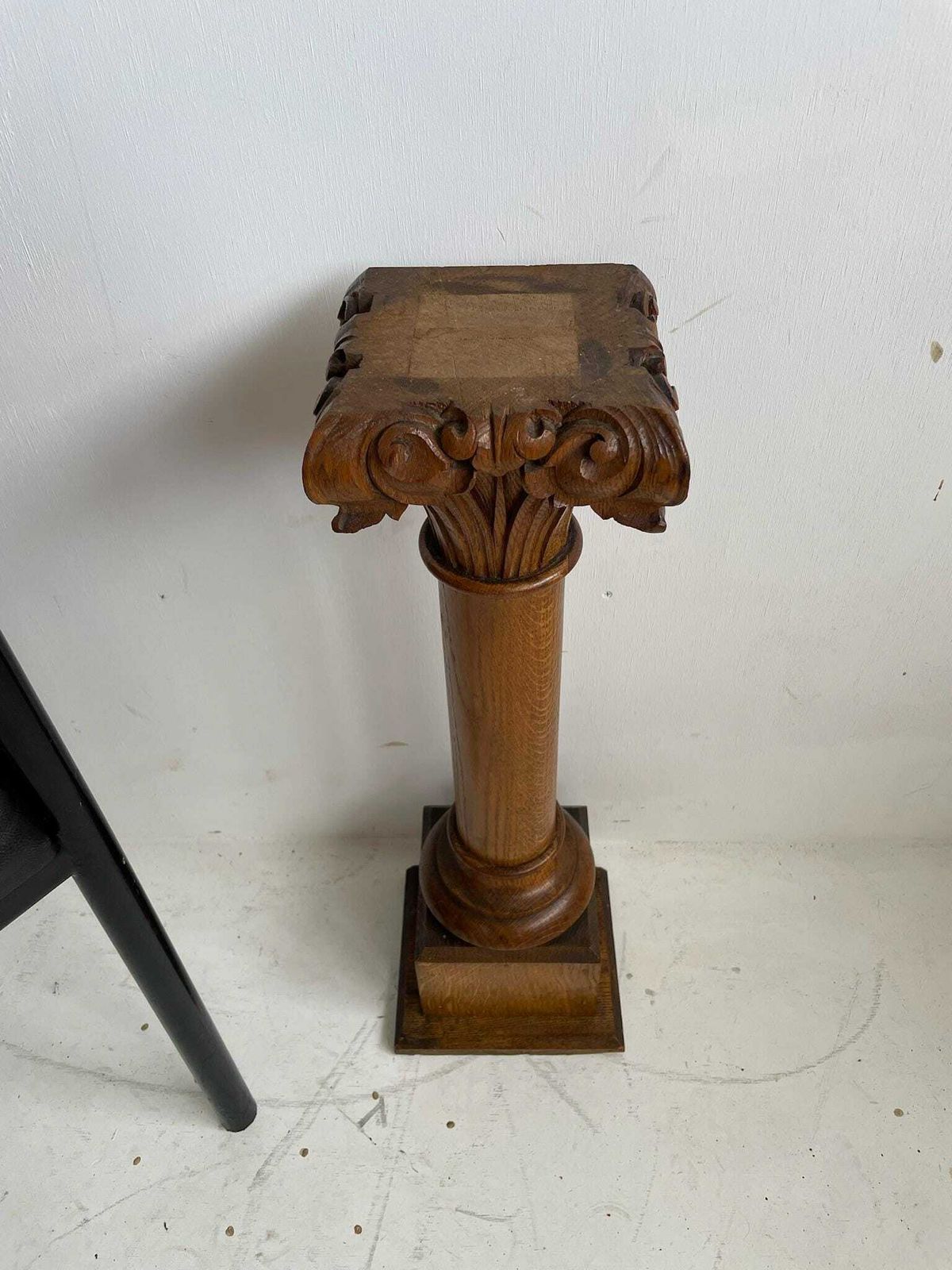 Wooden Column Plinth With Carved Acanthus Leaf Detail At The Top photo Furniture