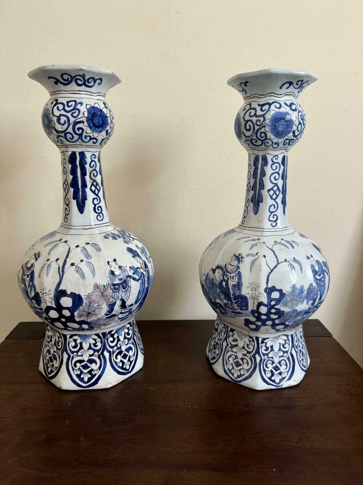 Early 18th Century Pair Of Delft Vases photo furniture