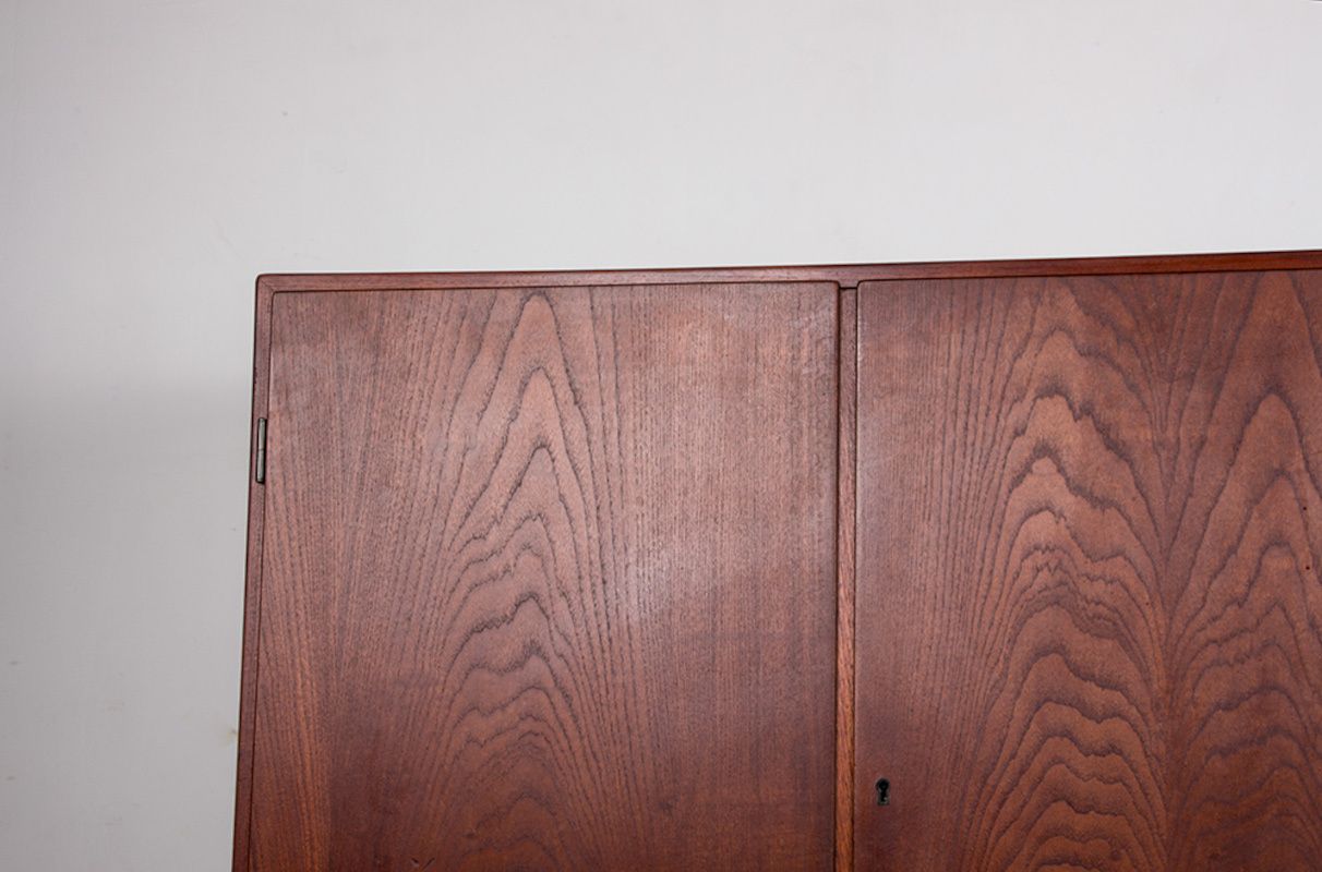photo vintage High Sideboard, Danish Highboard In Teak And Oak By Kurt Ostervig For Randers Mobelfabrik 1960.