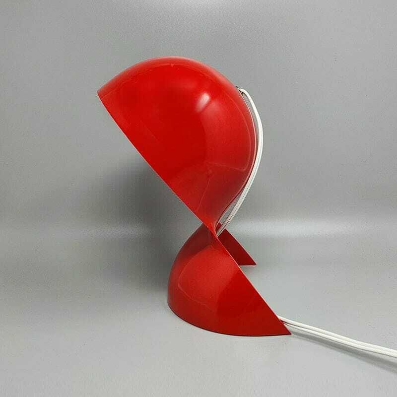 1960s Original Red Dalù Table Lamp By Vico Magistretti For Artemide (Not A Replica) photo for sale