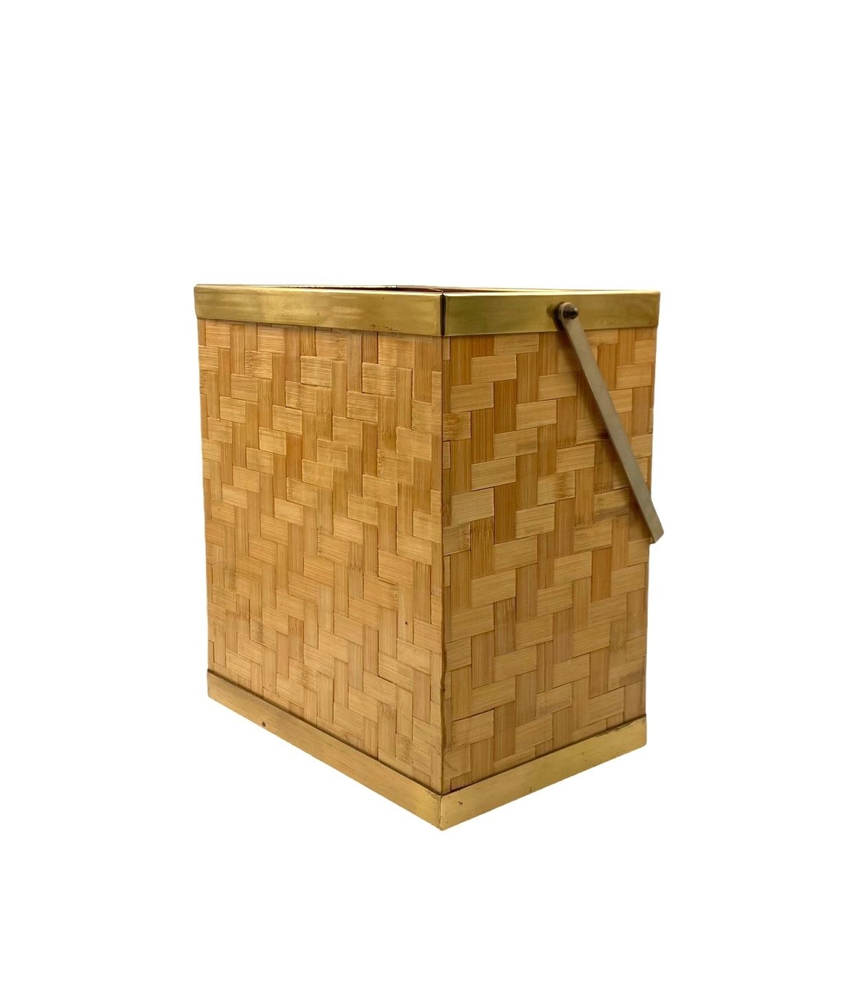 photo vinterior Hollywood Regency Brass And Woven Bamboo Magazine Rack, Metal Linea Nova Italy 1970