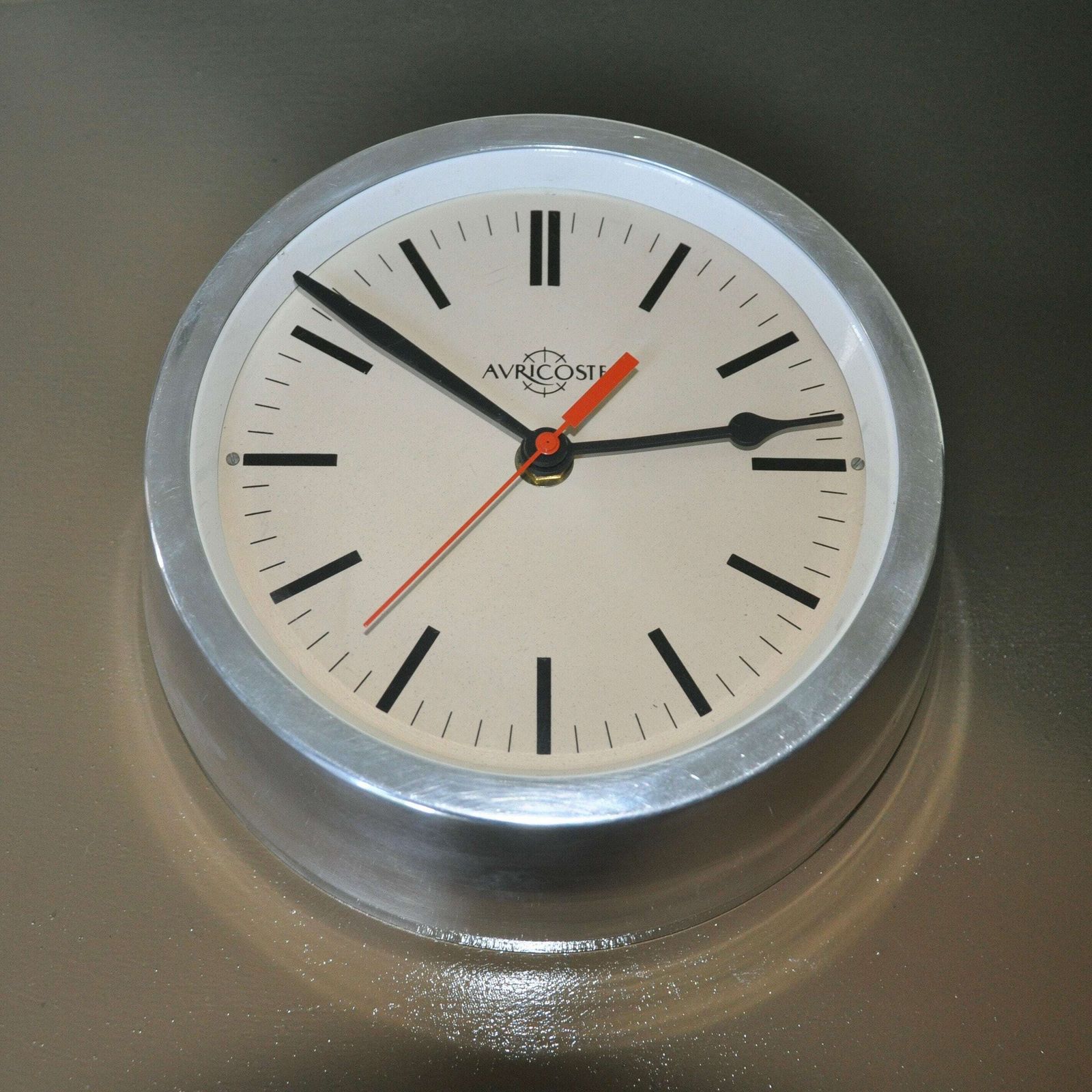 Auricoste Wall Clock In Shiny Aluminium, Last Century, Quartz Battery Mechanism photo furniture