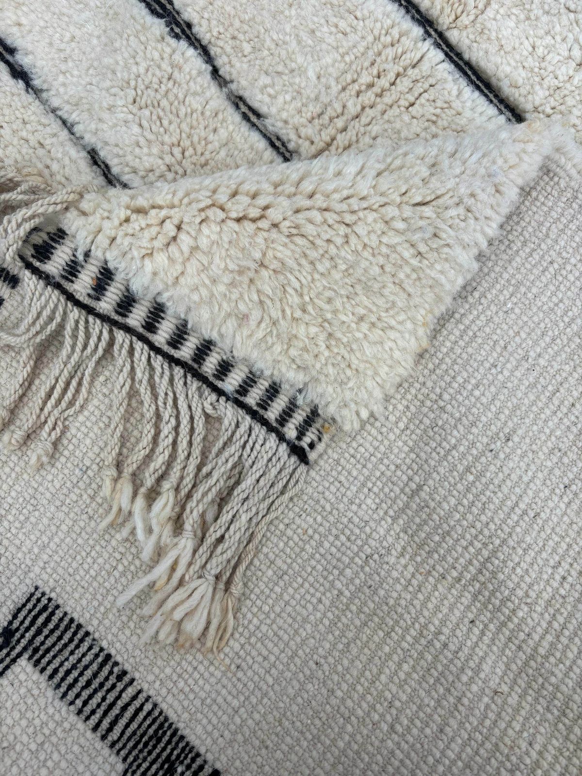 Moroccan Berber Beni Ourain Rug 180x270 Cm   White Authentic Wool Carpet   Modern Design Rug photo for sale
