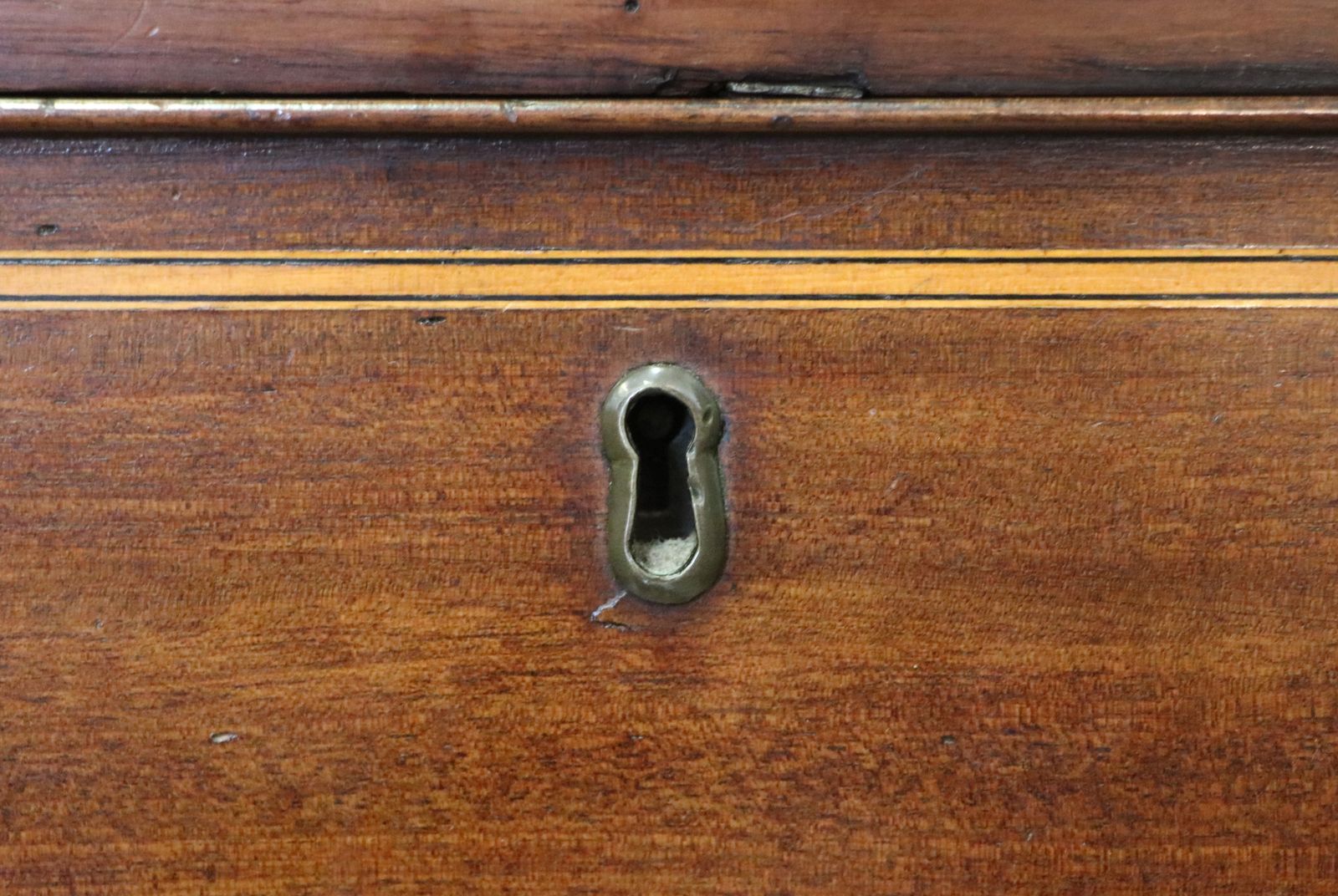 A Lovely Georgian Revival Mahogany Chest Of Drawers. photo vinterior