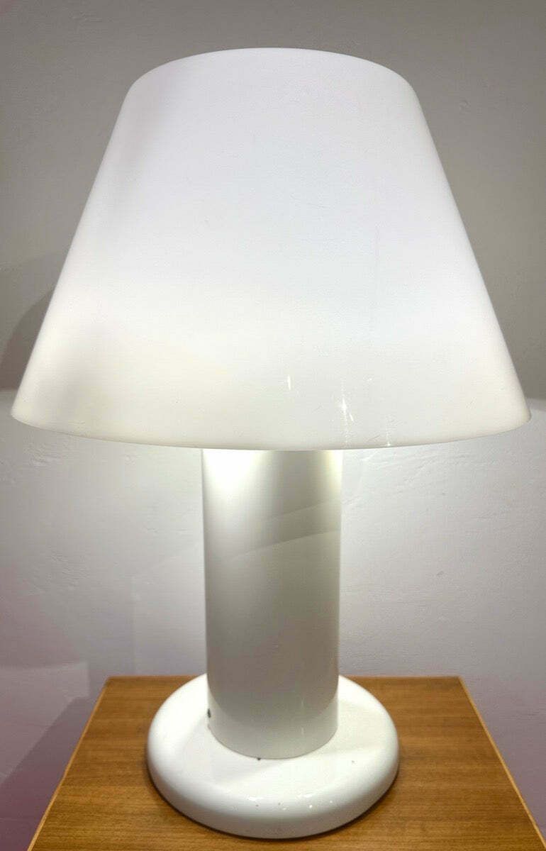1970s Italian Guzzini White Lacquered Metal Table Lamp photo furniture
