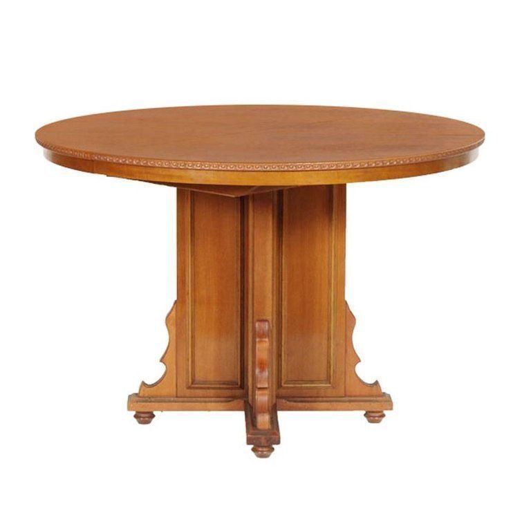 Italian Early 20th Century Eclectic Extendable Round Table In Walnut