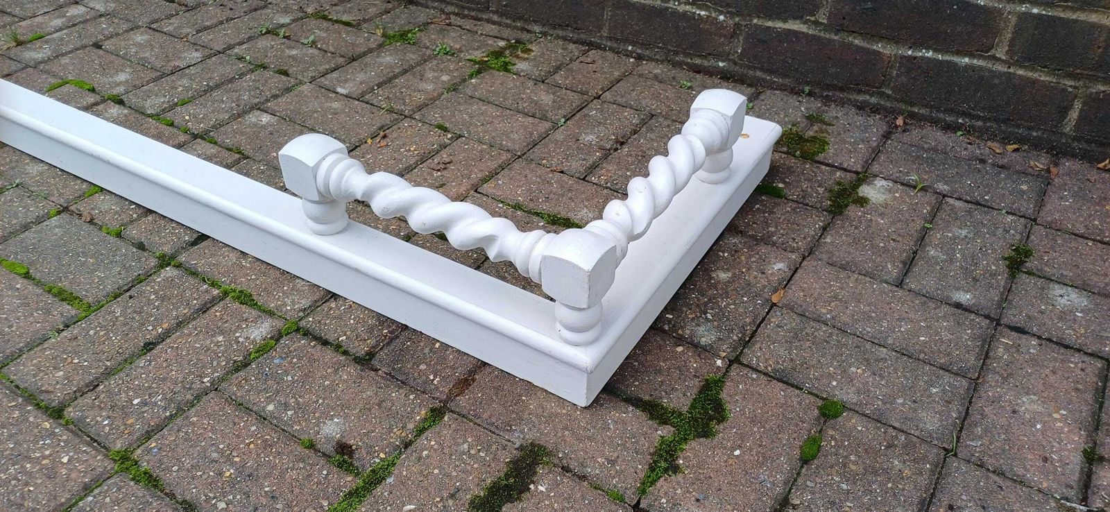 Huge Quality Vintage Style Aesthetic Painted Fireplace Curb Fender Guard Barley Twist Decoration. photo for sale