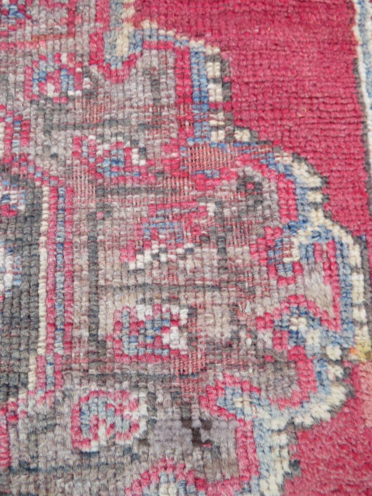 photo vintage Antique Turkish Mujur Mudjur Rug. Kirsehir Province. Central Anatolia. Late 19th Century.