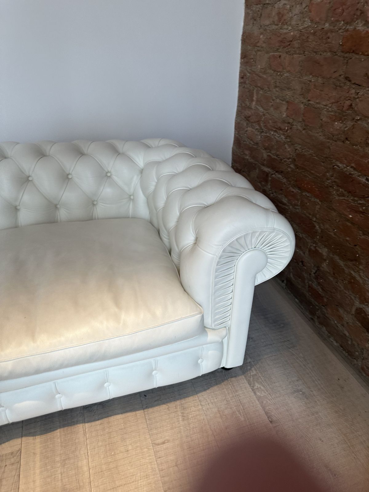 Poltrona Frau Chesterfield 3 Seater Sofa In Polar White Leather   Excellent Condition photo Furniture