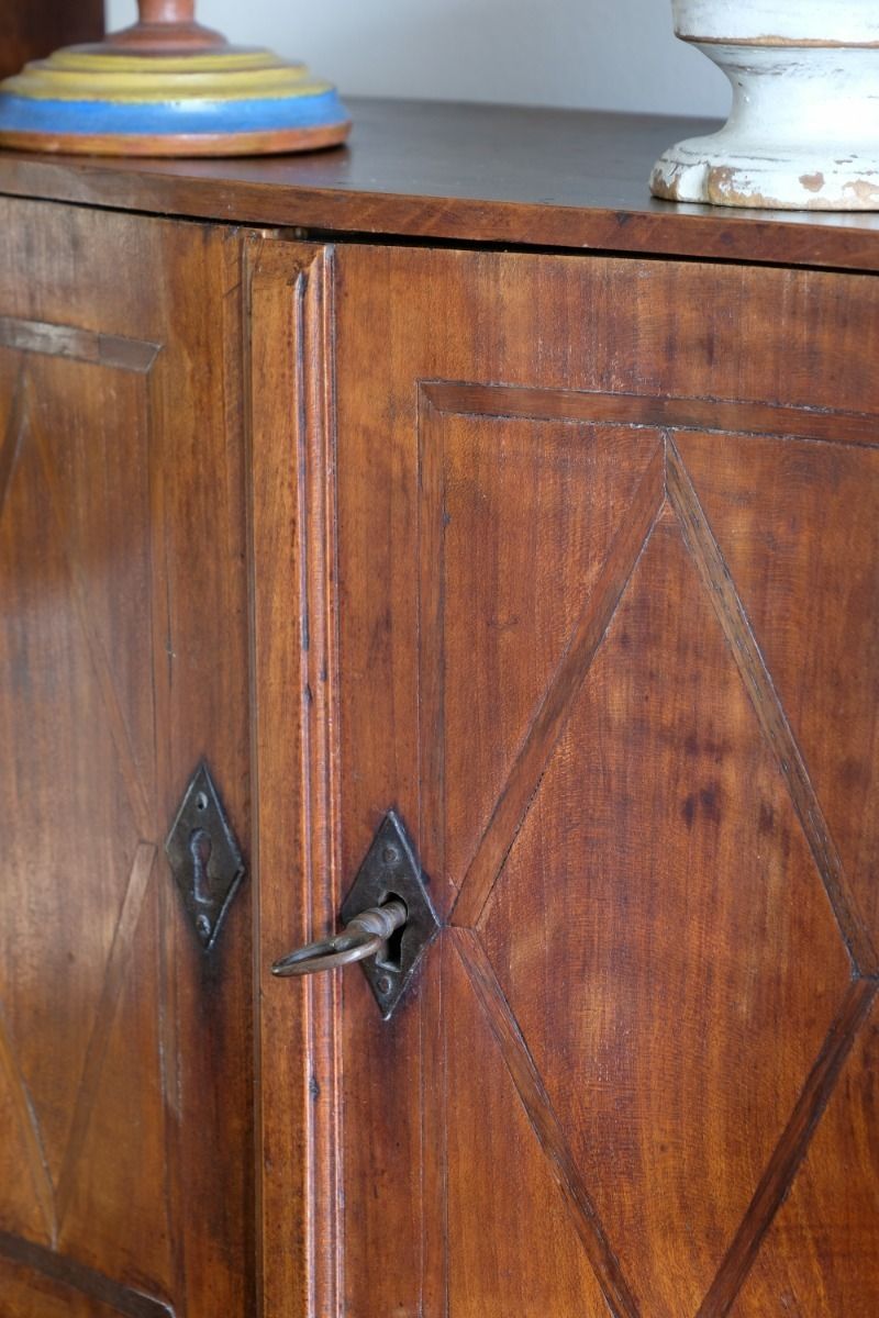 Early 19th Century Serpentine Inlaid Wall Cabinet photo 690.0