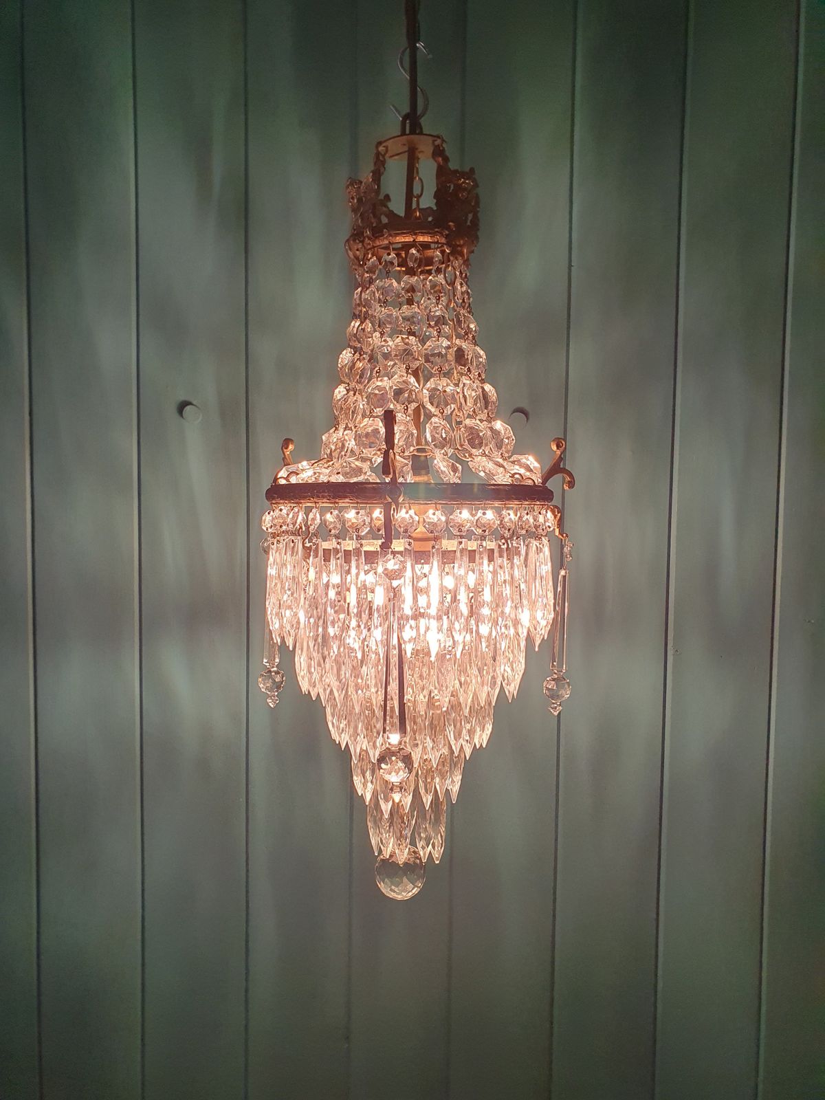 Early 20th Century Swag Chandelier With Cherubs Finished With Spikes photo furniture