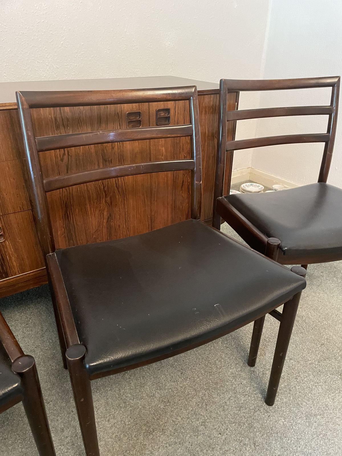 Beithcraft Mid Century Rosewood Table And Chairs