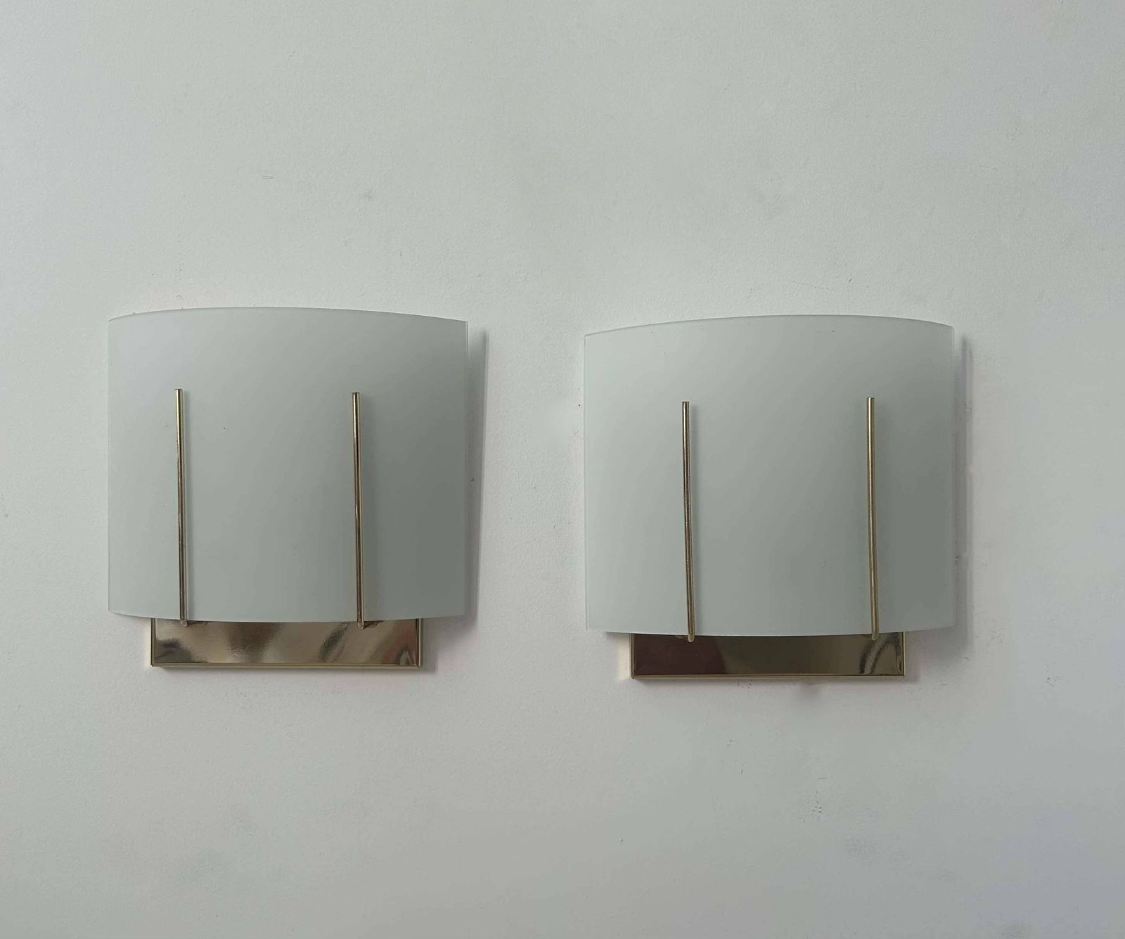photo furniture Pair Of Vintage Wall Lights, Gilded Brass And Sandblasted Glass, Italy 1970