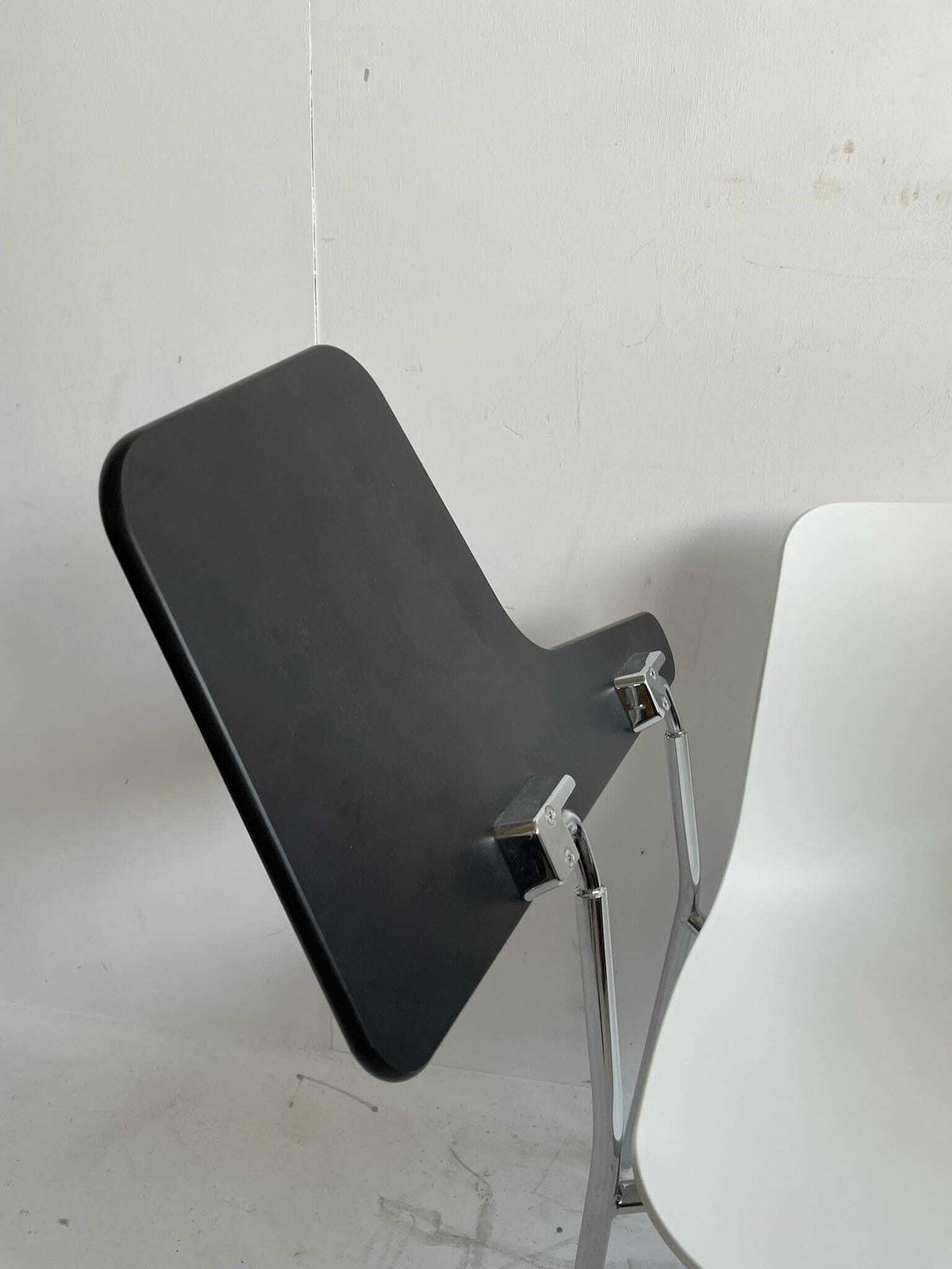 Hal Tube White Office Chair By Jasper Morrison For Vitra With Black Flip Table photo buy