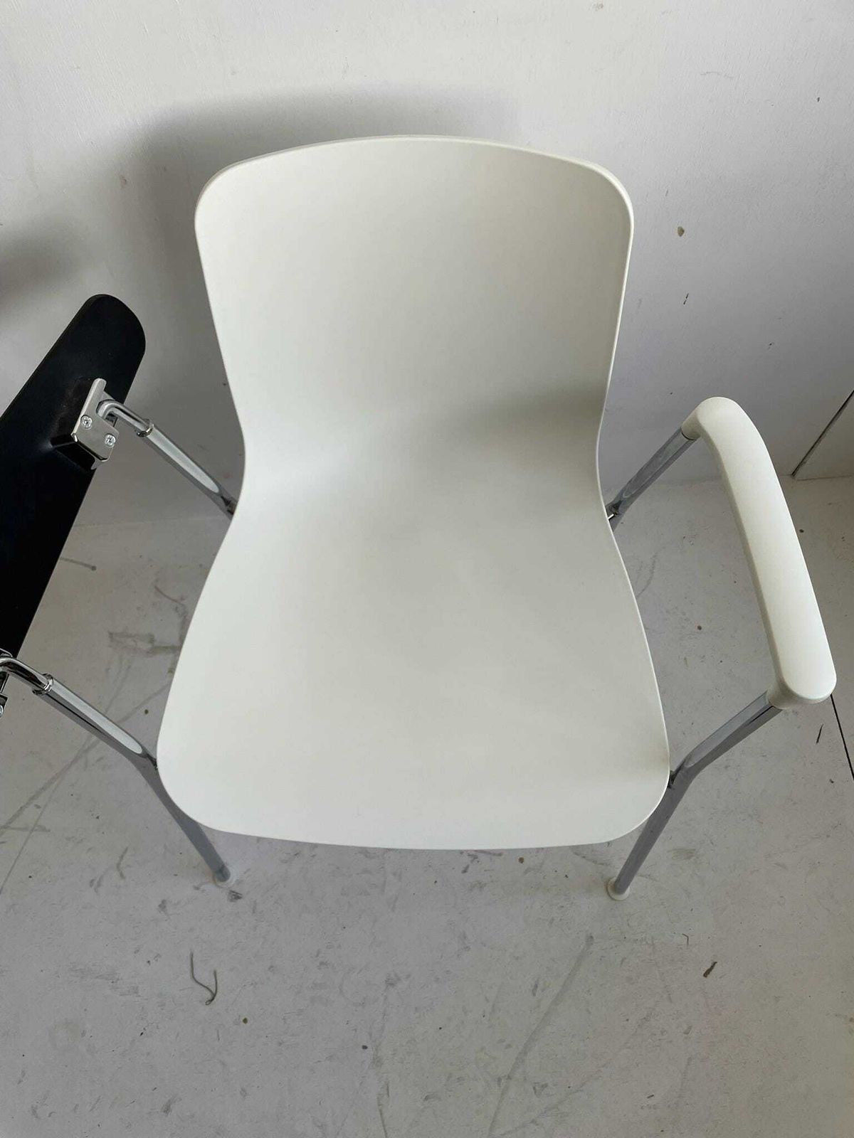 Hal Tube White Office Chair By Jasper Morrison For Vitra With Black Flip Table photo vintage