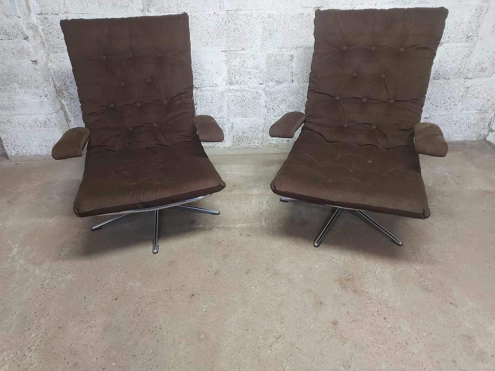 Mid Century Retro Peter Hoyte   Chrome Framed Swivel Armchairs photo Furniture