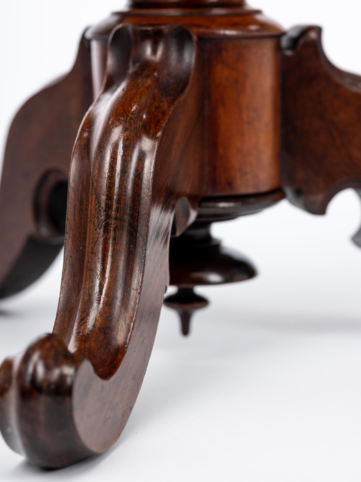 The Gold 'H.R.H' Monogrammed Victorian Piano Stool, Eclectic Late 19th Century English Antique Adjustable Carved Rosewood Stool. photo 795.0