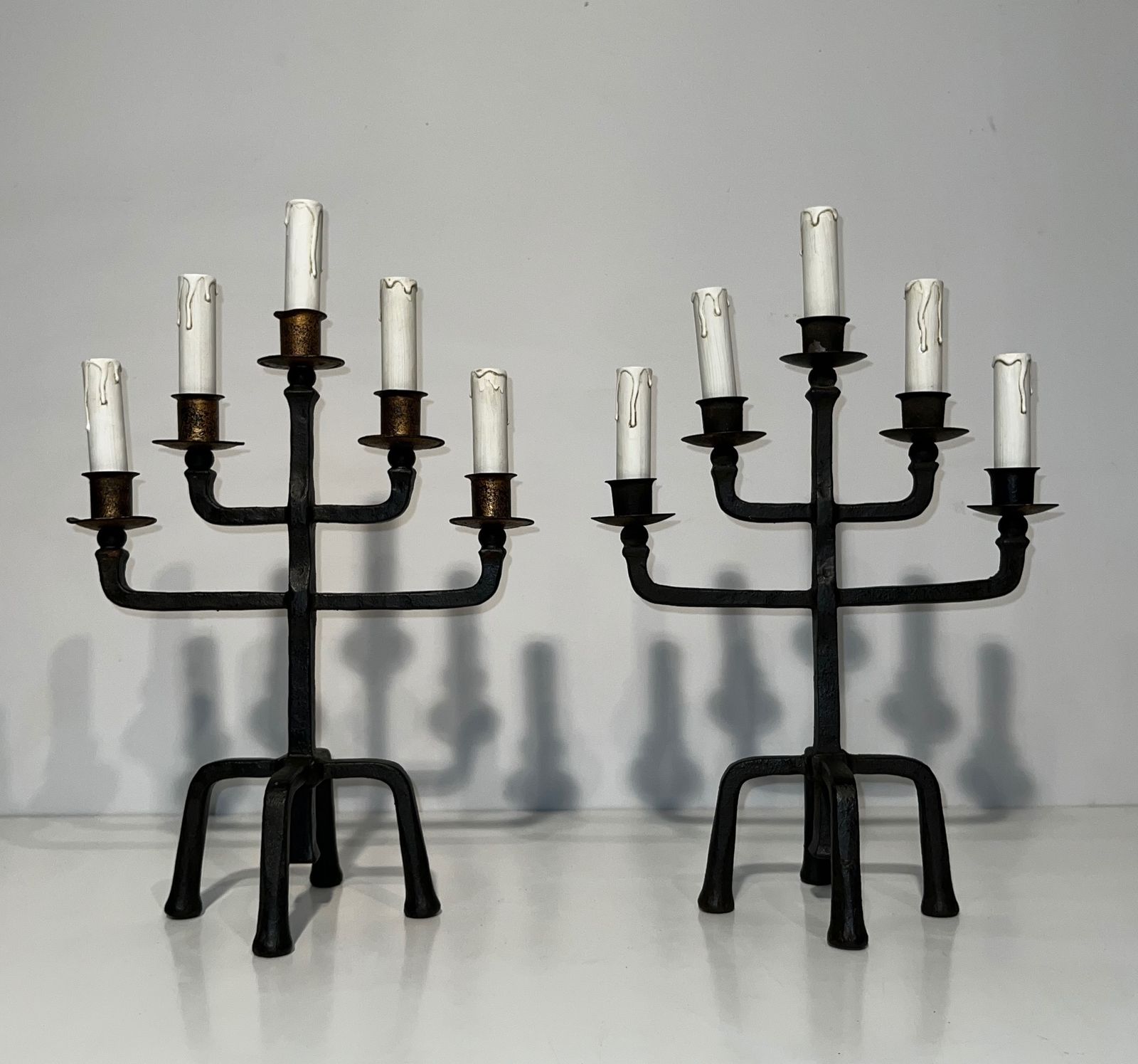 photo vinterior Pair Of Wrought Iron Candelabra With 5 Light Arms