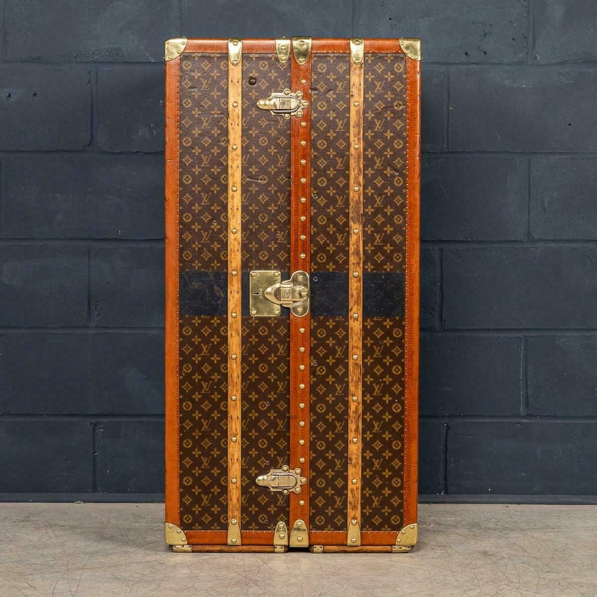 20th Century Louis Vuitton Wardrobe Trunk In Monogram Canvas, France C.1930 photo Furniture
