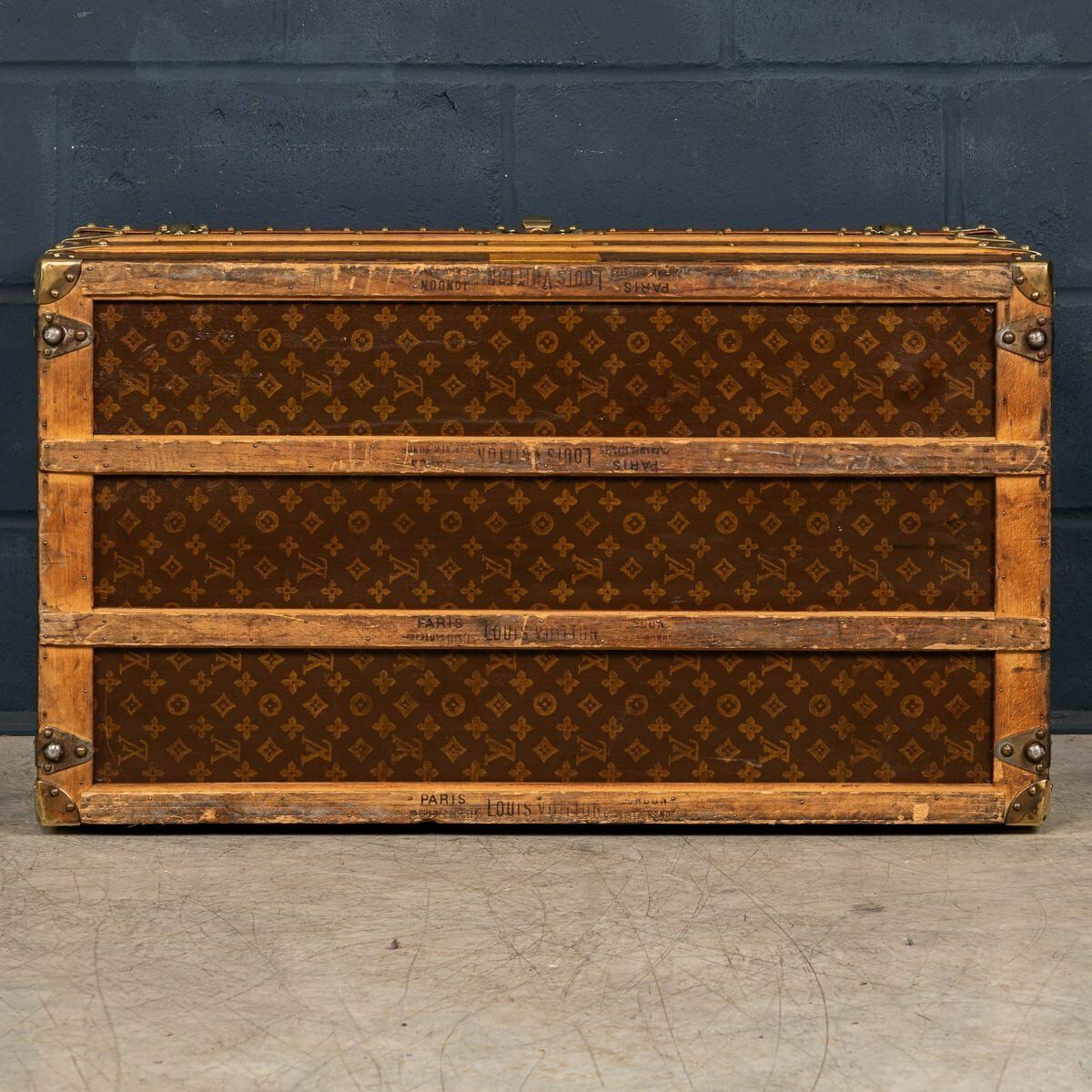 20thc Louis Vuitton Courier Trunk In Monogram Canvas, France C.1930 photo vinterior