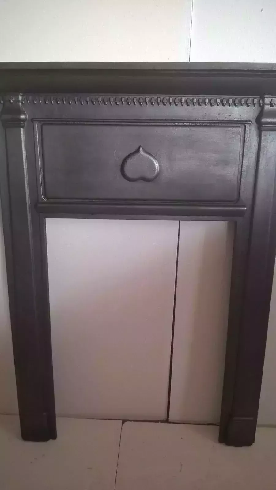 Arts And Crafts Edwardian Cast Iron Fireplace Mantel Surround 1908. Voysey photo vinterior