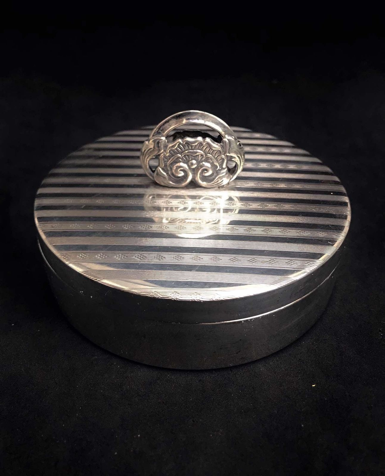 Box Jewelry Round Silver Plated France Art Nouveau Desk Accessories, Vanity Decor Round Cufflinks Box Gift For Him Ring Box Bracelets Velvet photo vintage