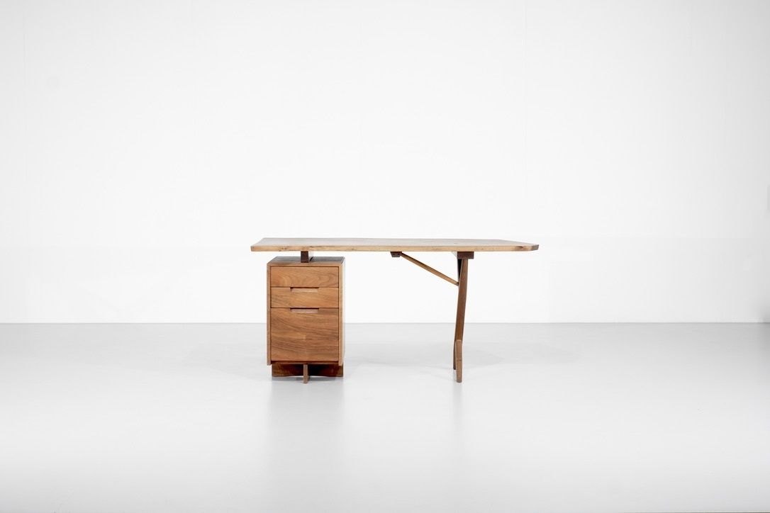 Desk " Conoid " By George Nakashima, USA 1970s photo for sale