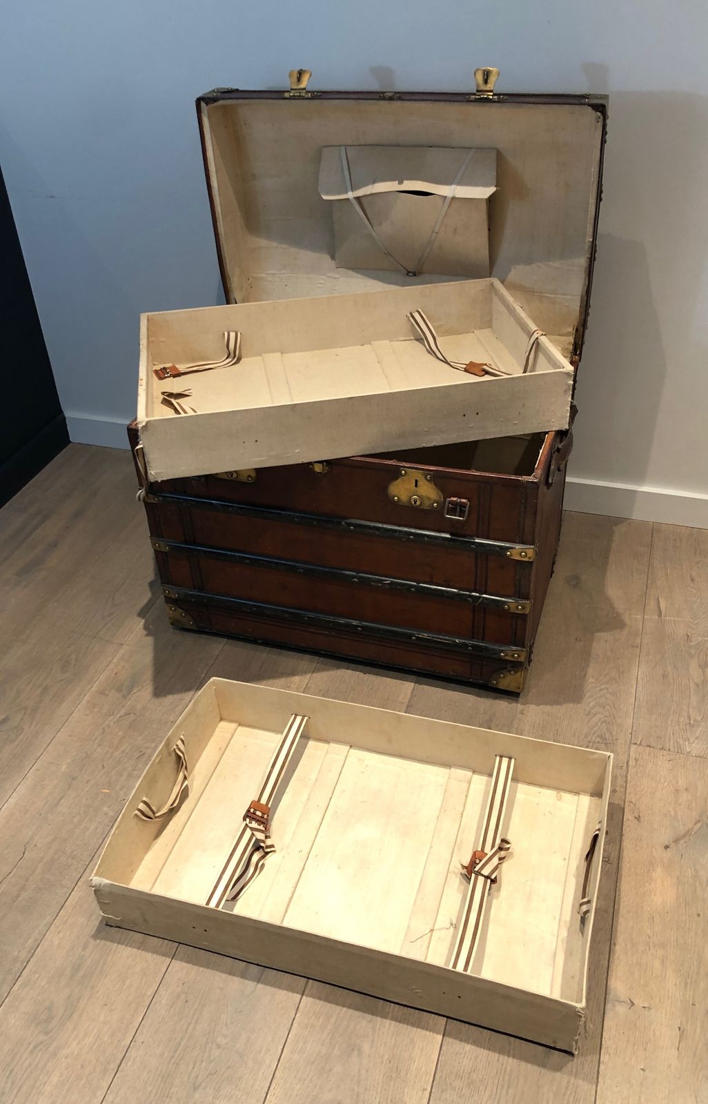 Domed Travel Trunk In Leather, Wood And Brass photo 1500.0