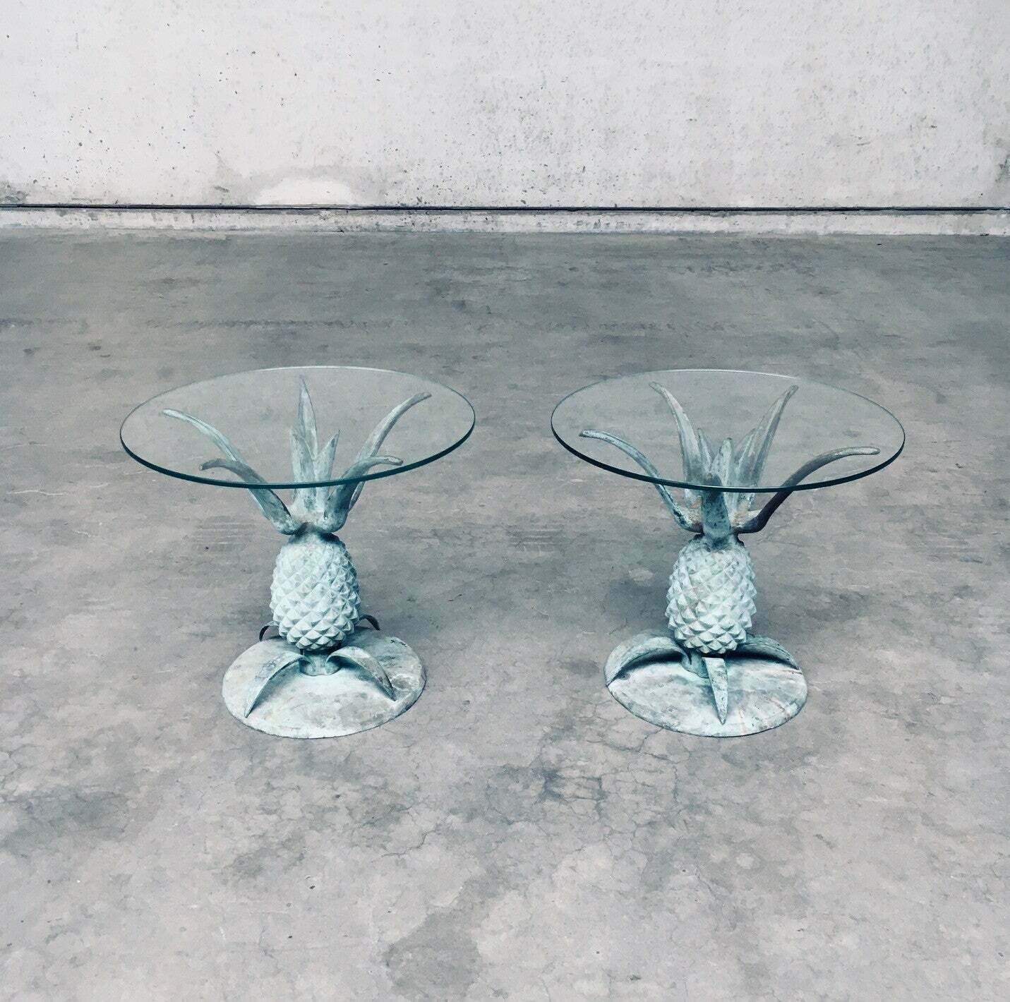 Hollywood Regency Style Design Brass Patinated Pineapple Side Table Set, France 1970's photo vinterior