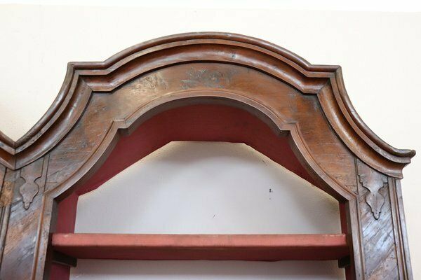 photo vintage Late 17th Century Walnut Bookcase