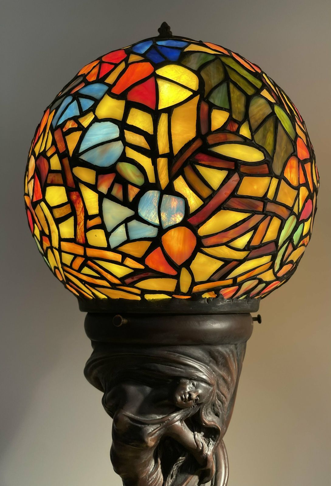 Stained Glass Art Nouveau Globe Table Lamp In Tiffany Style With Stunning Bronze Base