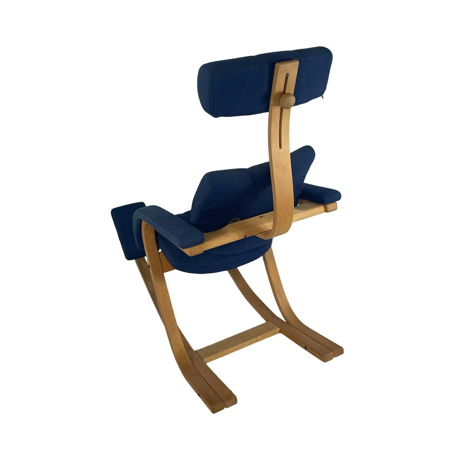 Peter Opsvik   Stokke   Duo Balance (Design Form 1991) Ergonomically Shaped Rocking Chair   Light Oak And Blue Upholstery photo vintage