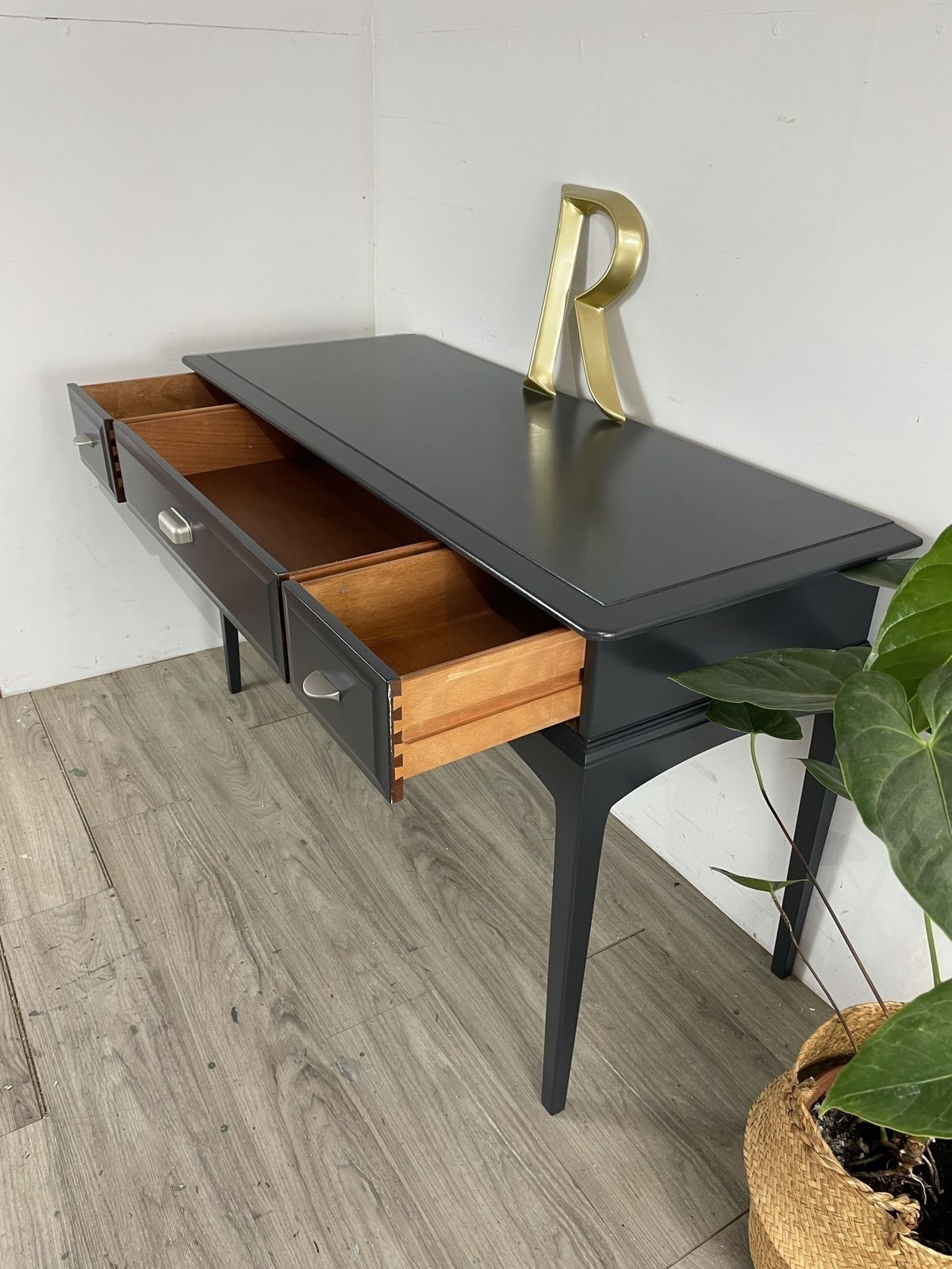 Stag Minstrel Dressing Table Blue/Black photo 575.0