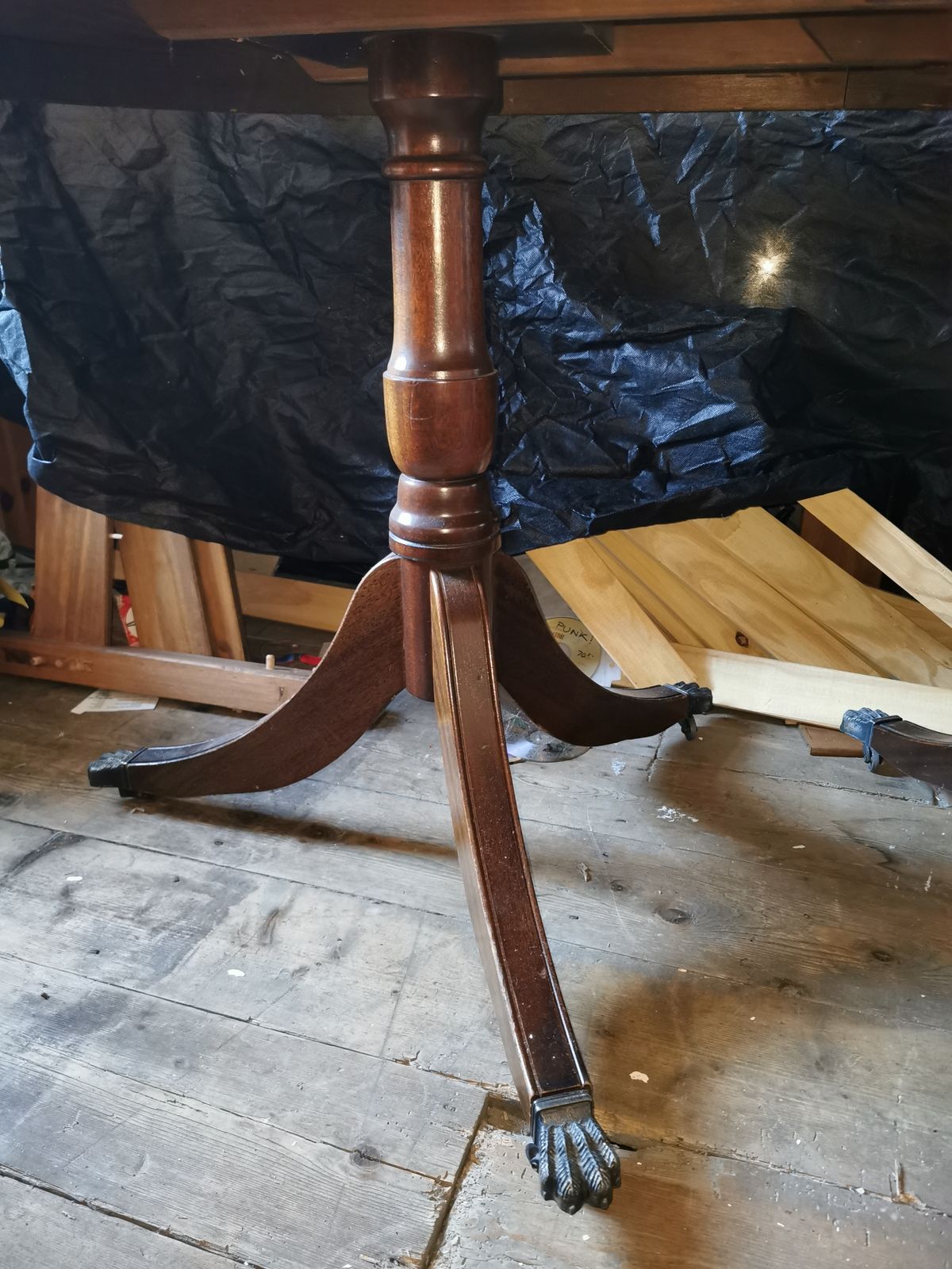 photo vintage Twin Pedastal Dining Table. Lion Paw Castors With Extender