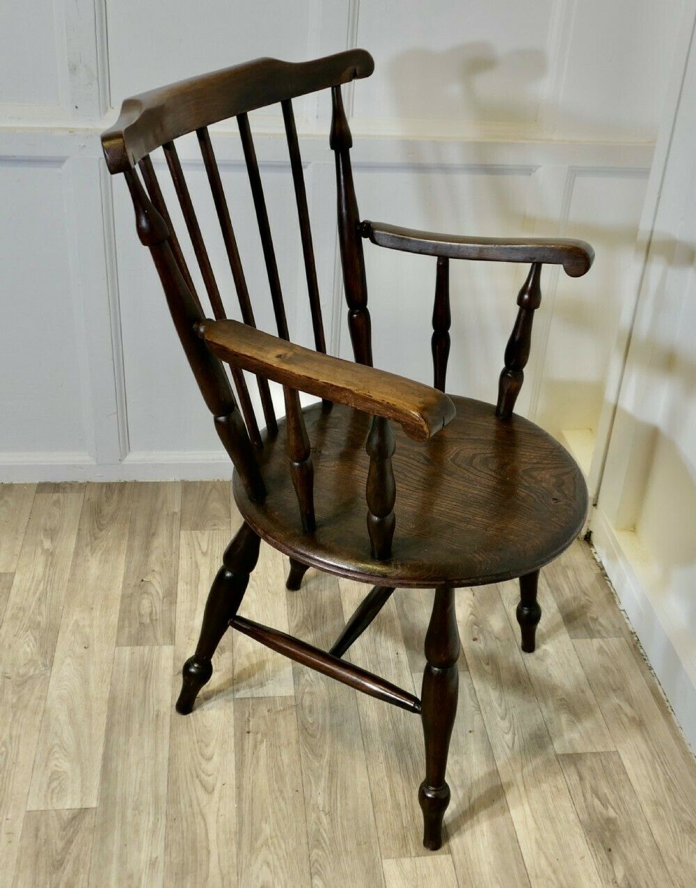 19th Century Windsor Country Penny Seat Carver Chair photo 510.0