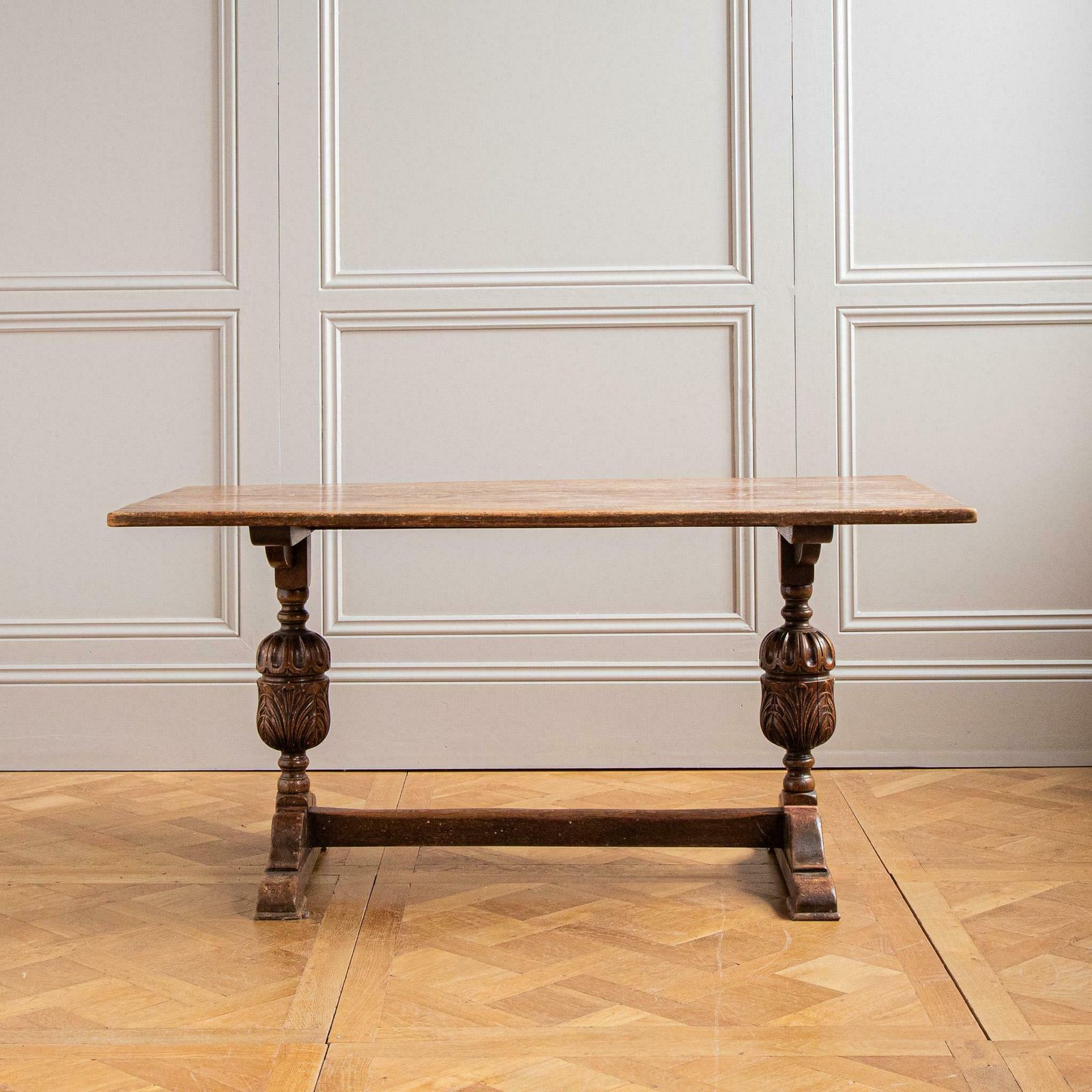 Elizabethan Style Dinning Table photo buy