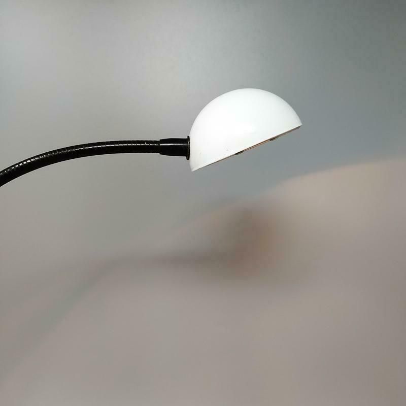 1970s Gorgeous White Table Lamp By Veneta Lumi. Made In Italy photo vinterior