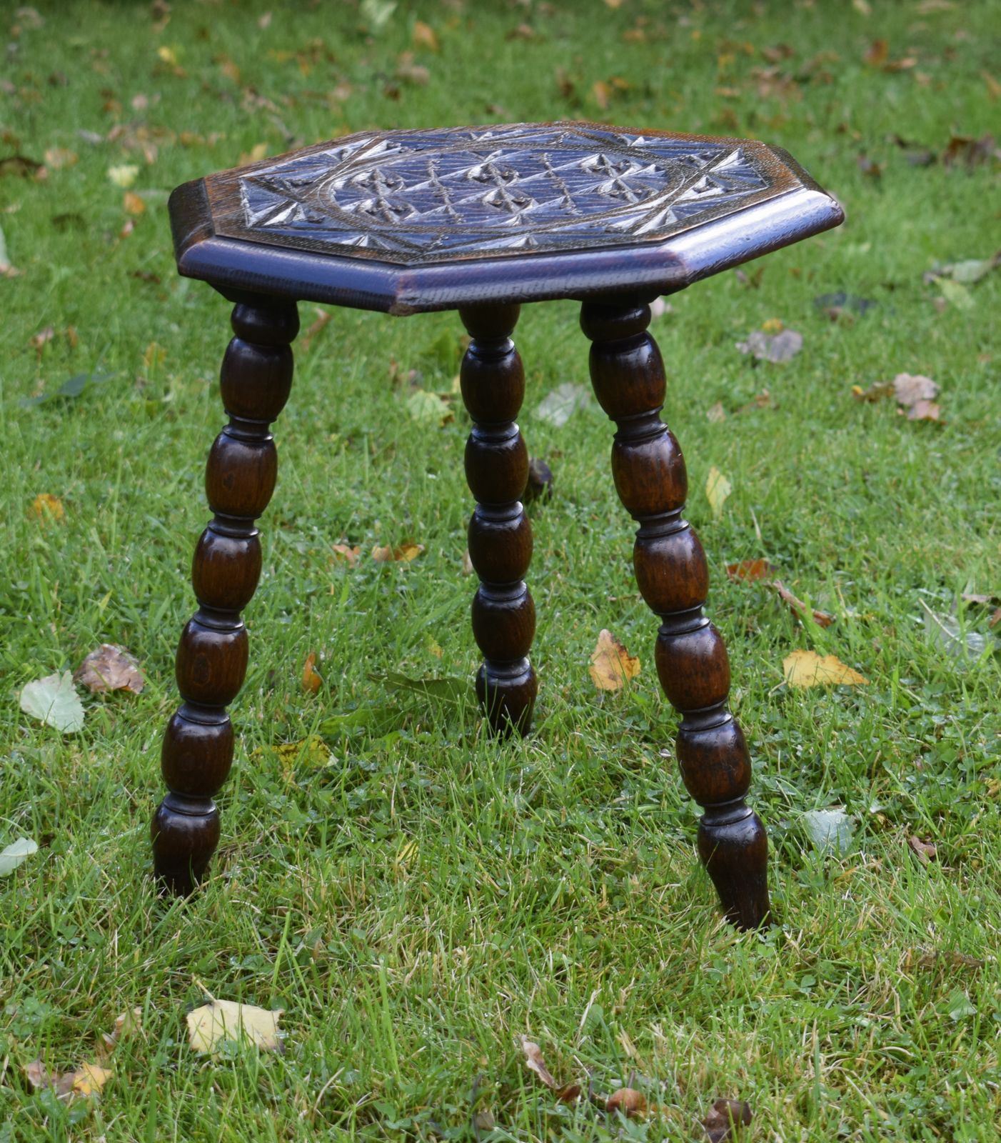 95.0 Octagonal Bobbin Turned Table, 1900s photo
