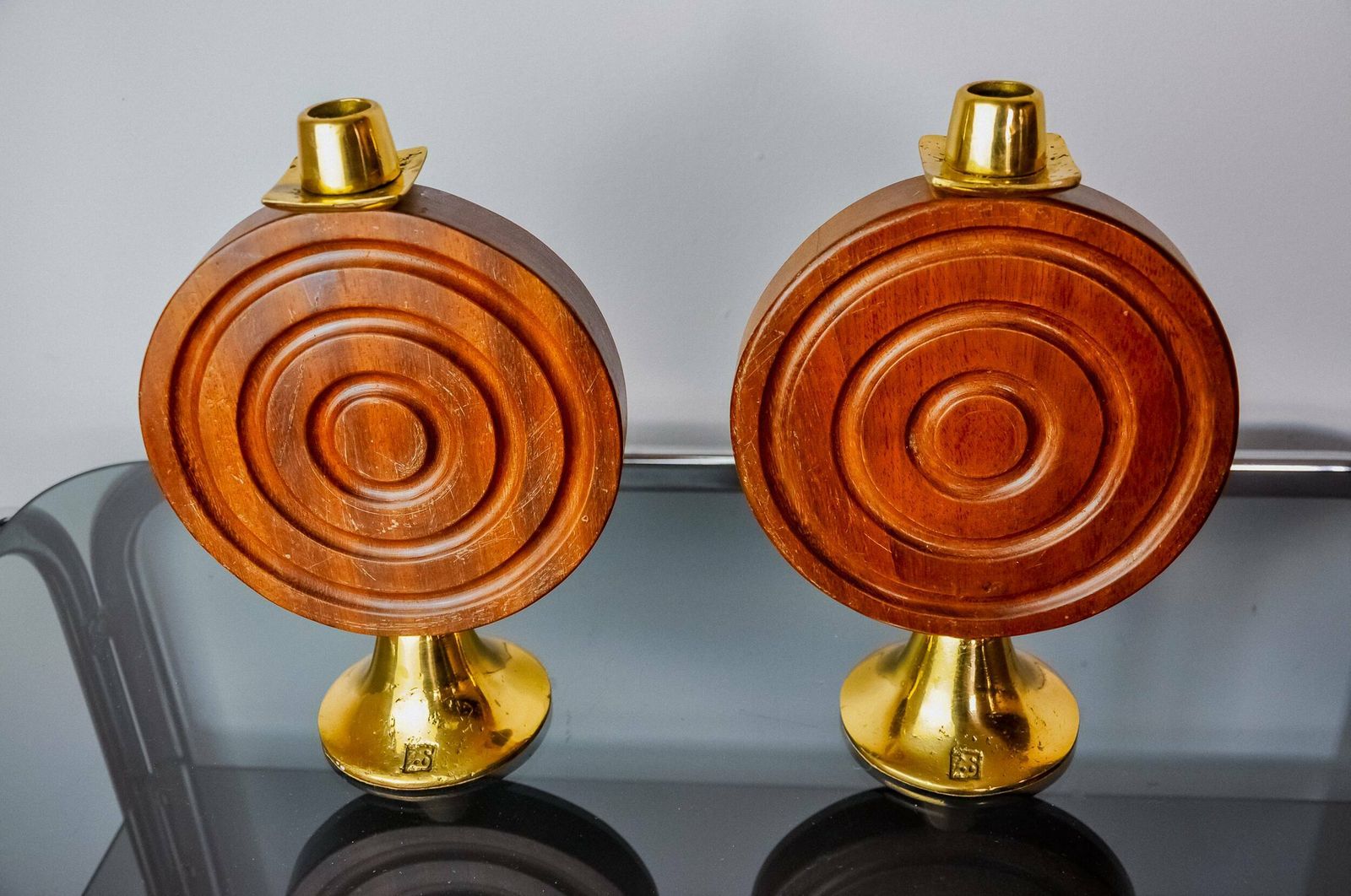 Pair Of Brutalist Candlesticks By Ardisur, Bronze And Wood, Spain, 1970 photo vinterior