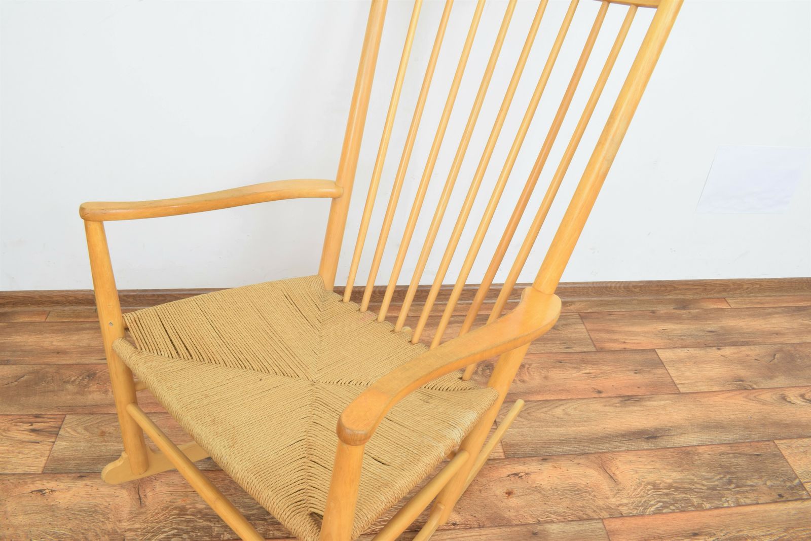 photo furniture Mid Century Rocking Chair By Hans Wegner For Frederica, 1970s.
