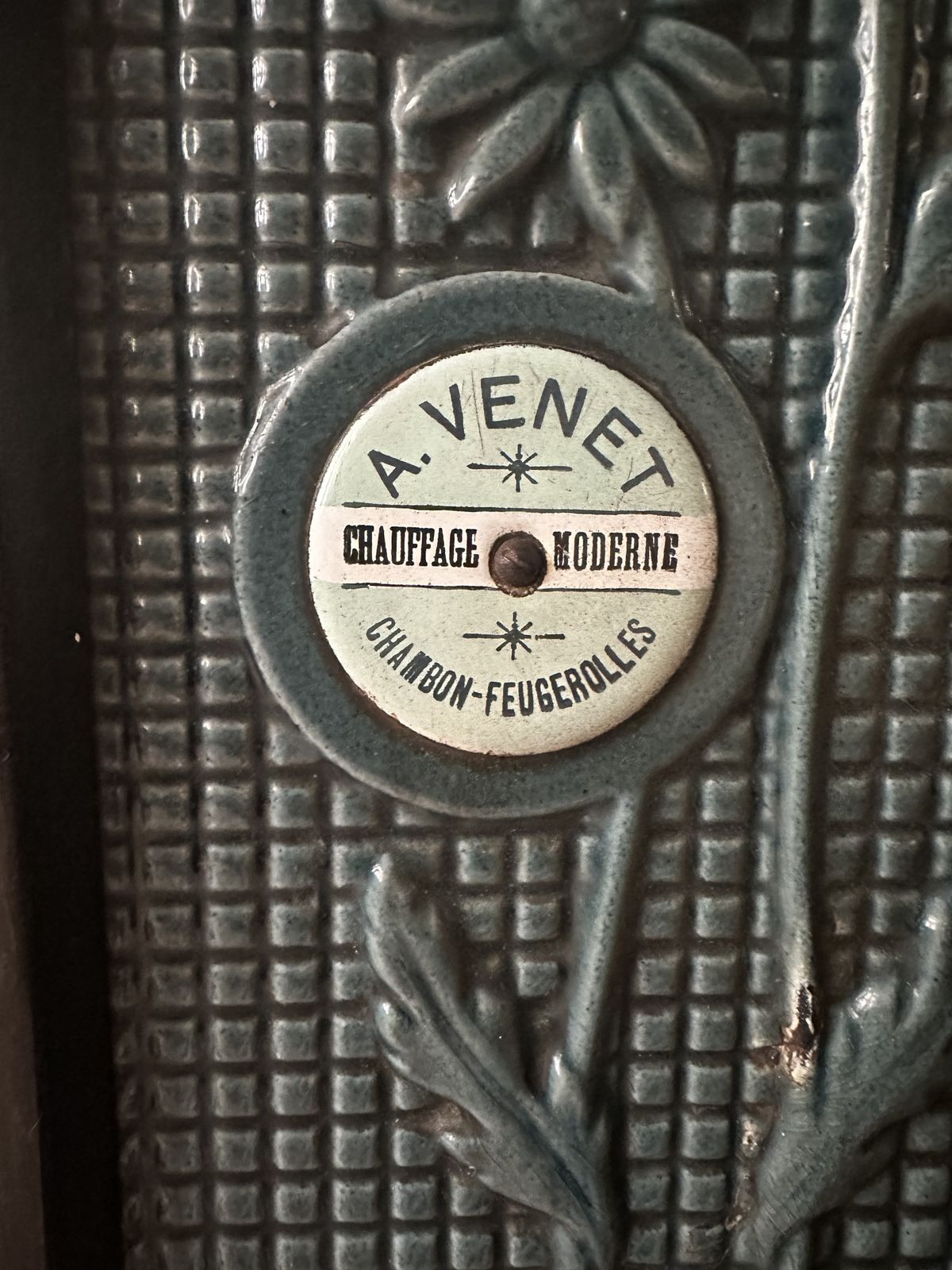 photo vintage Art Nouveau Cast Iron & Enamel Cooker