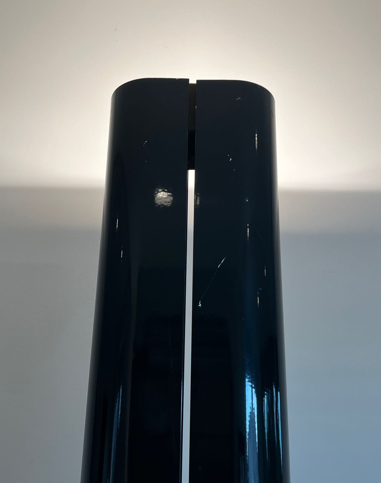 photo vintage Halogen Floor Lamp Model Megaron In Black Lacquered Metal By Gianfranco Frattini