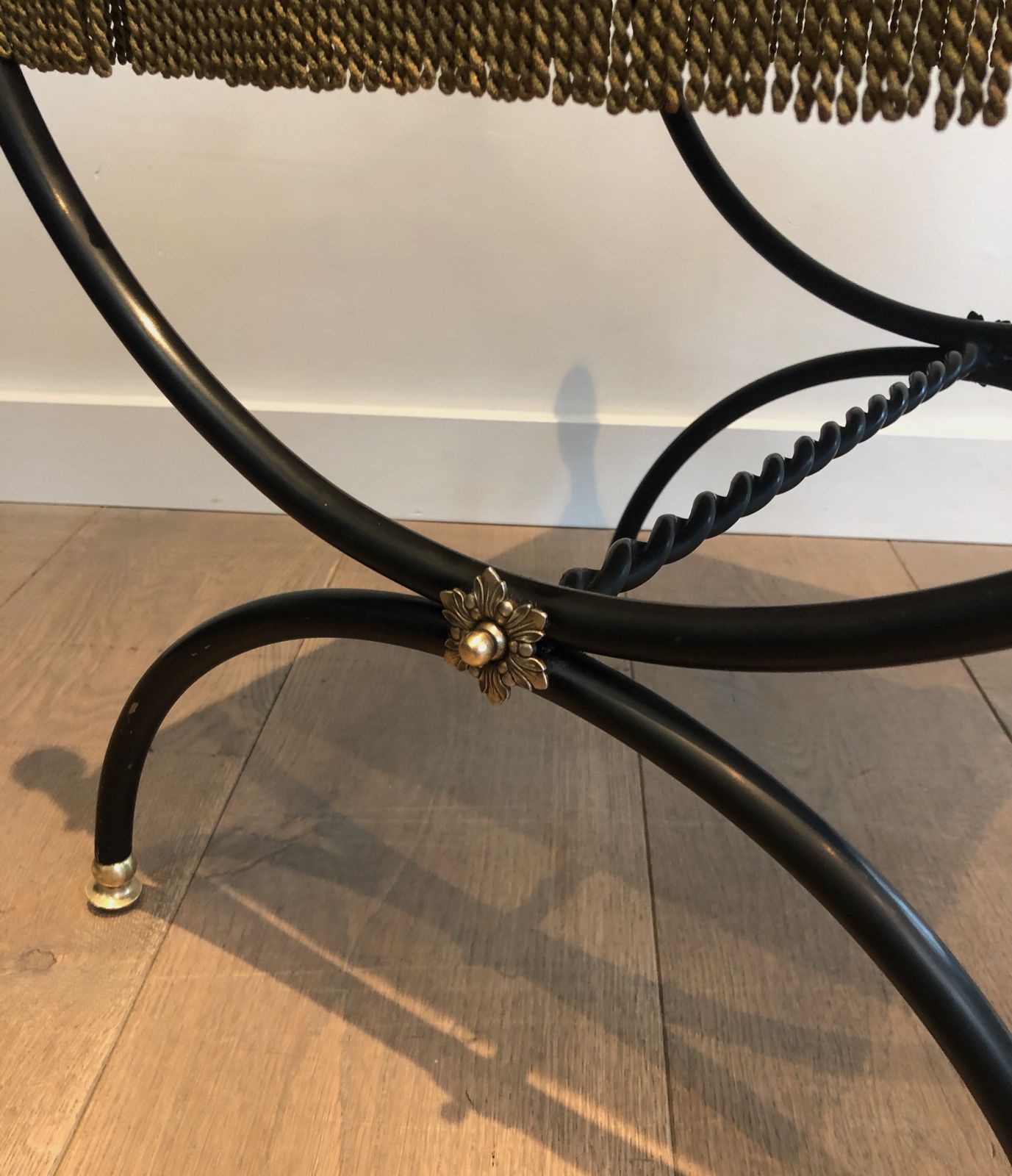 photo furniture Neoclassical Style Stool In Black Lacquered Metal, Brass And Velvet