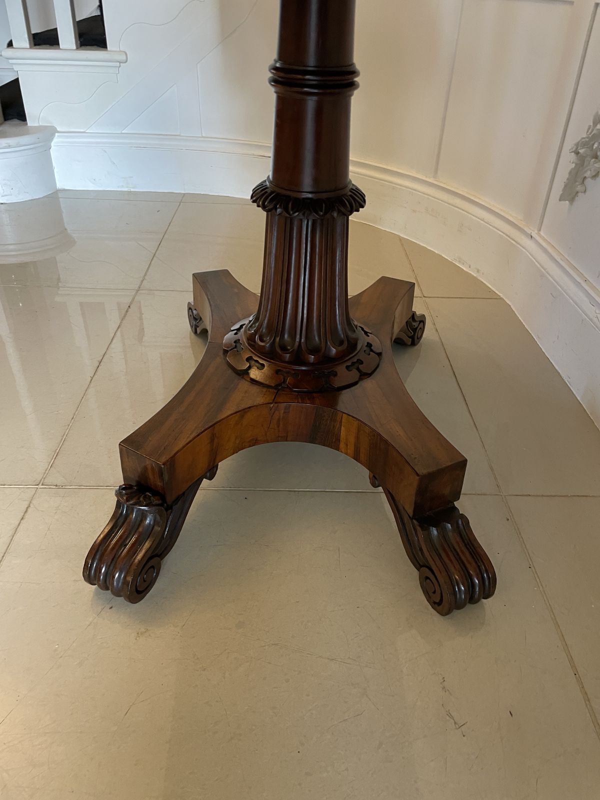 photo vinterior Antique 19th Century Quality Carved Rosewood Card Table